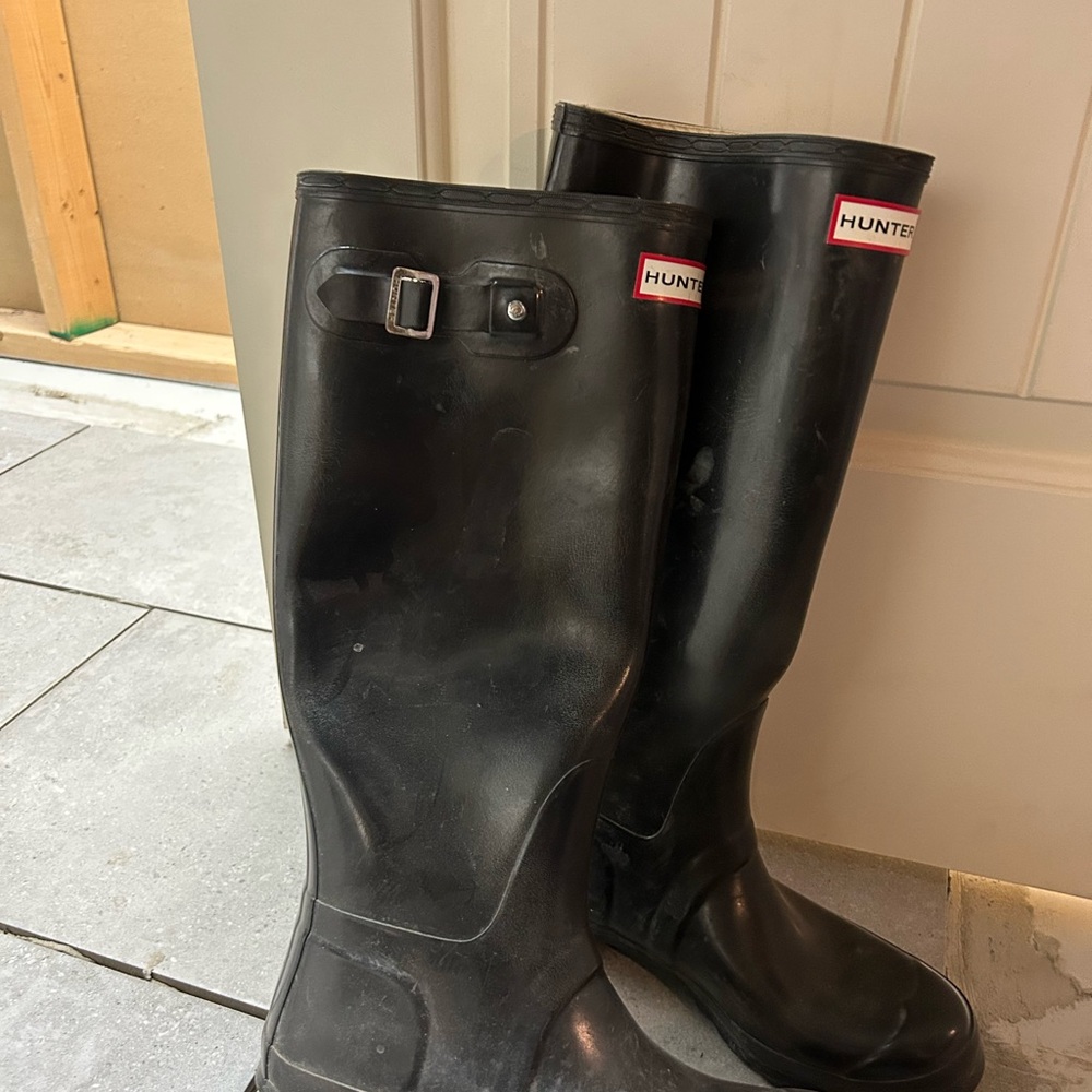 Hunter Glossy Black Boots